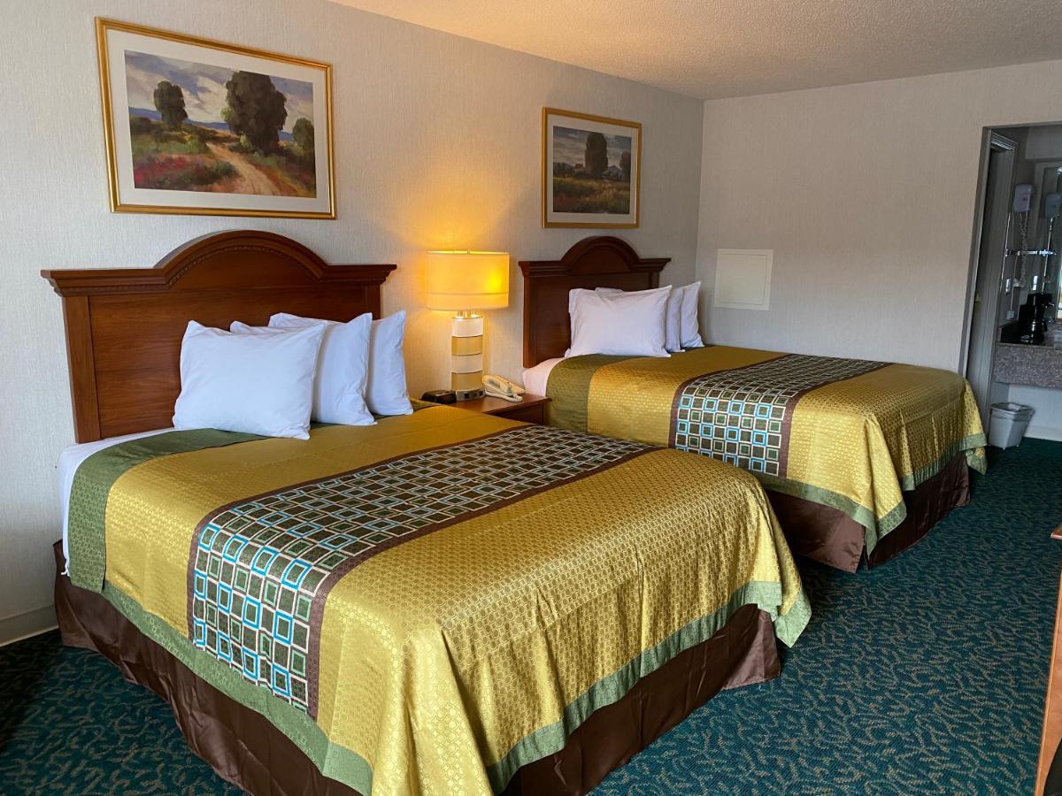 Harrisonville Inn & Suites Ngoại thất bức ảnh