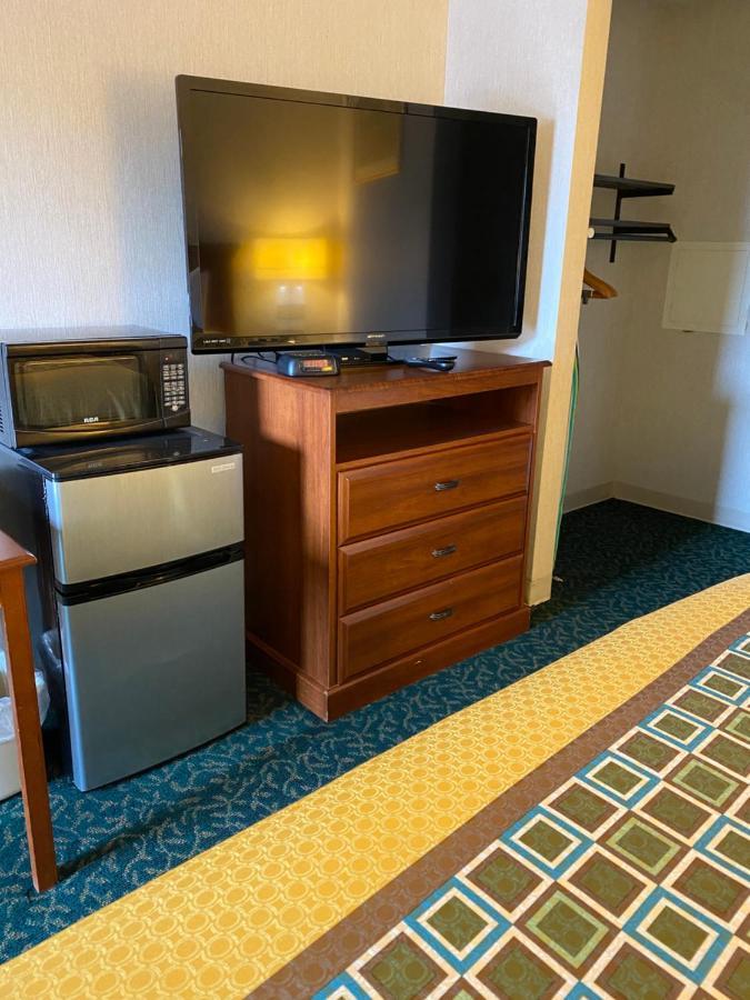 Harrisonville Inn & Suites Ngoại thất bức ảnh