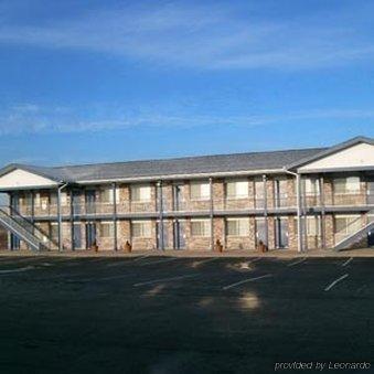 Harrisonville Inn & Suites Ngoại thất bức ảnh