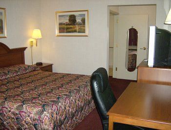 Harrisonville Inn & Suites Ngoại thất bức ảnh